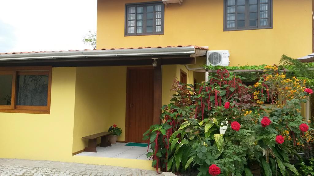 Casas Na Praia De Bombas - Bombinhas Exterior photo